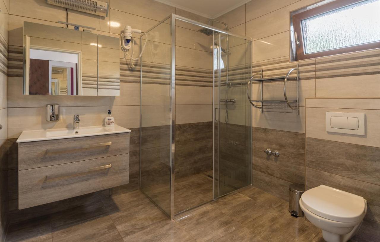 Villa Rubcic Rooms Rakovica Exteriör bild